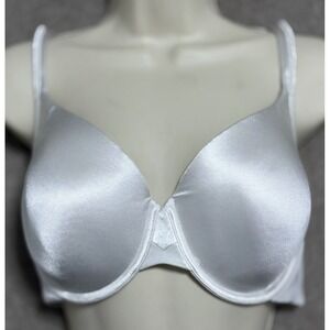 36DD Playtex Love My Curves Incredibly Smoothing Convertible T-Shirt Bra White